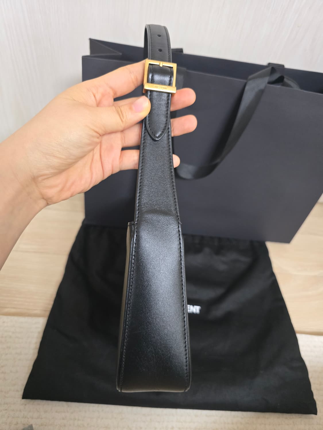 생로랑 르 5 7 호보백 로제 숄더백 상품이미지5