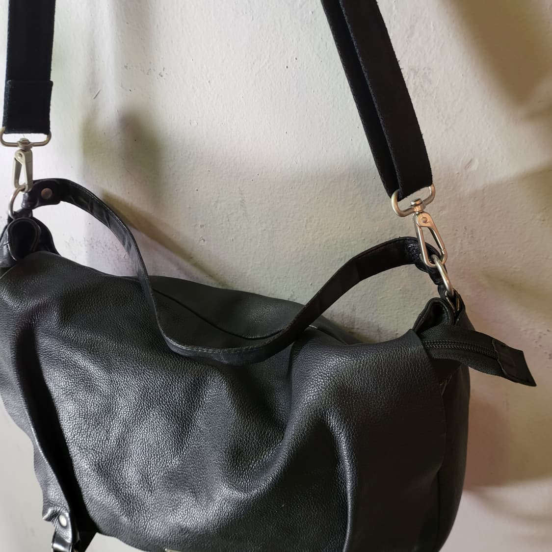 만다리나덕 레더 크로스백 상품이미지5