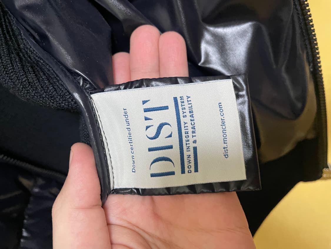 몽클레어 트리콧 유광 니트패딩 상품이미지5