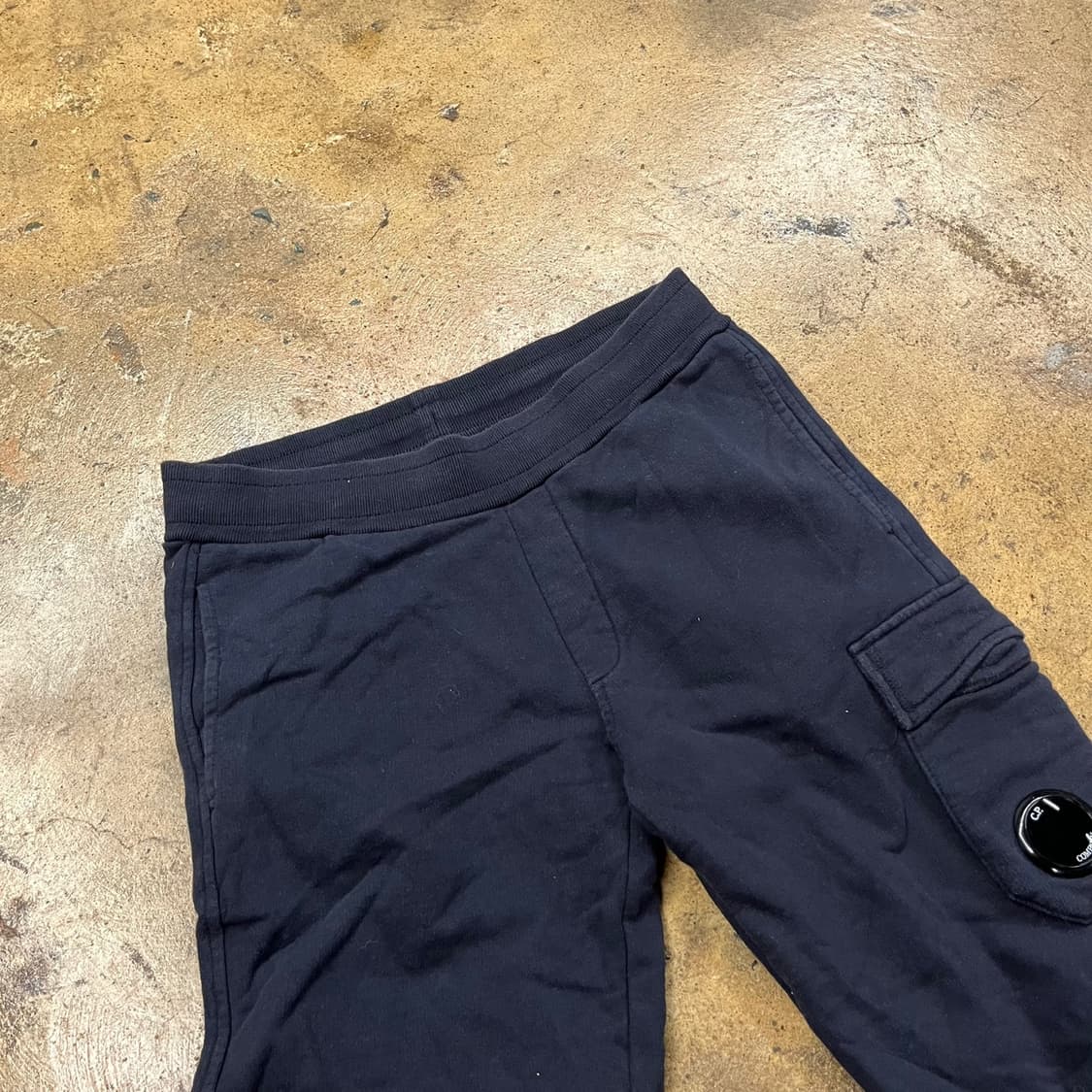 [정품] CP 컴퍼니 블랙 카고 조거팬츠 b8 상품이미지1