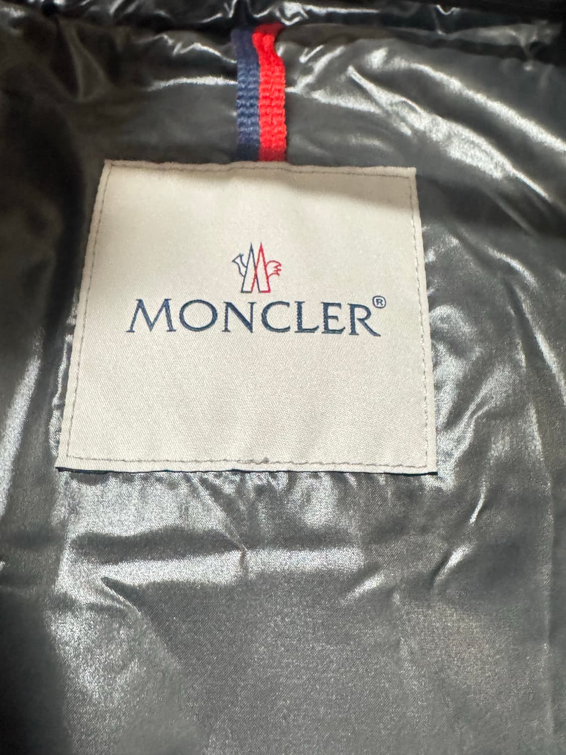 [몽클레어 마야 패딩 24fw 판매합니다] 상품이미지3