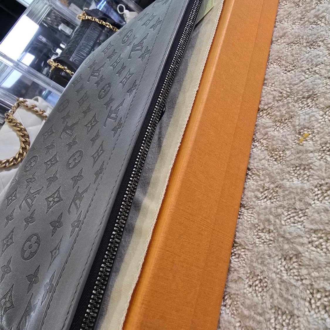 [정품/중고] 루이비통 포쉐트 디스커버리 모노그램 쉐도우 클러치 상품이미지7