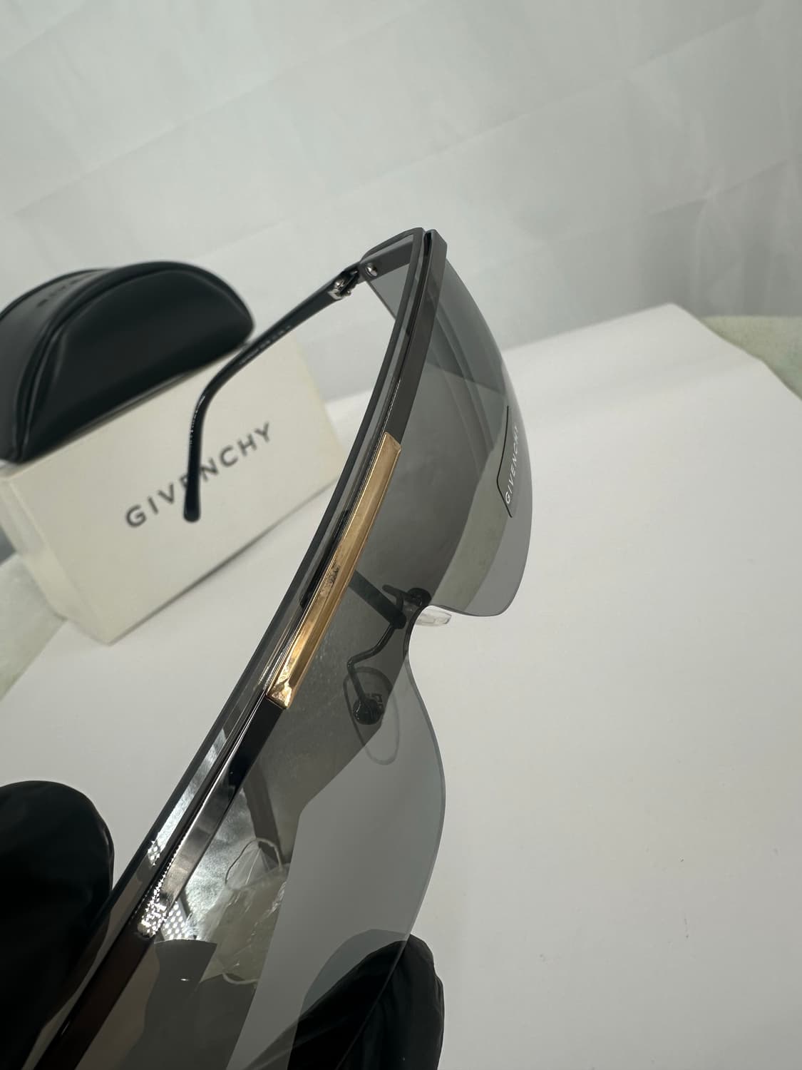 [새상품 무료배송] 정품 지방시 Made in Italy 선글라스 상품이미지3