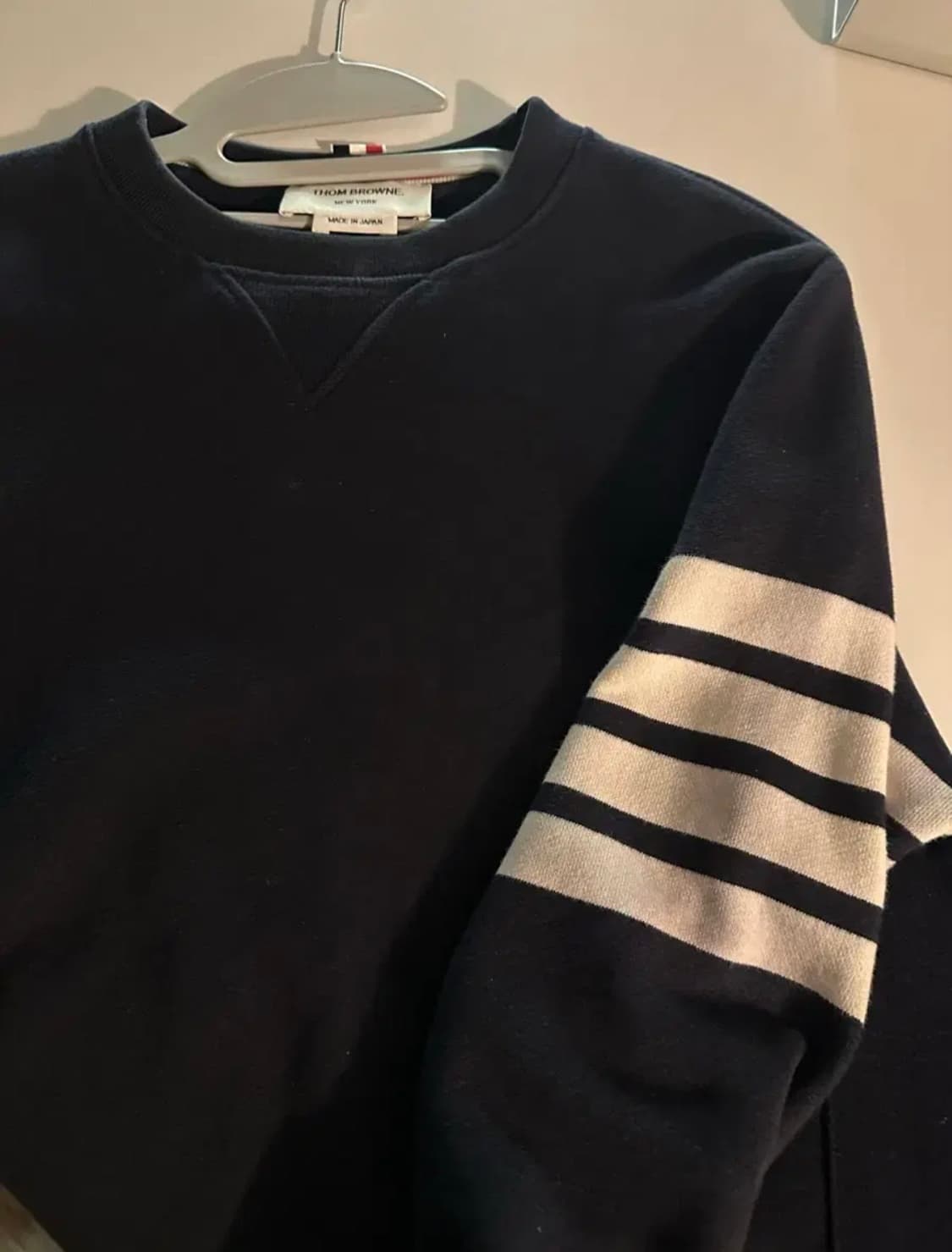 톰브라운 네이비 사선 완장 맨투맨 사이즈 2 상품이미지10