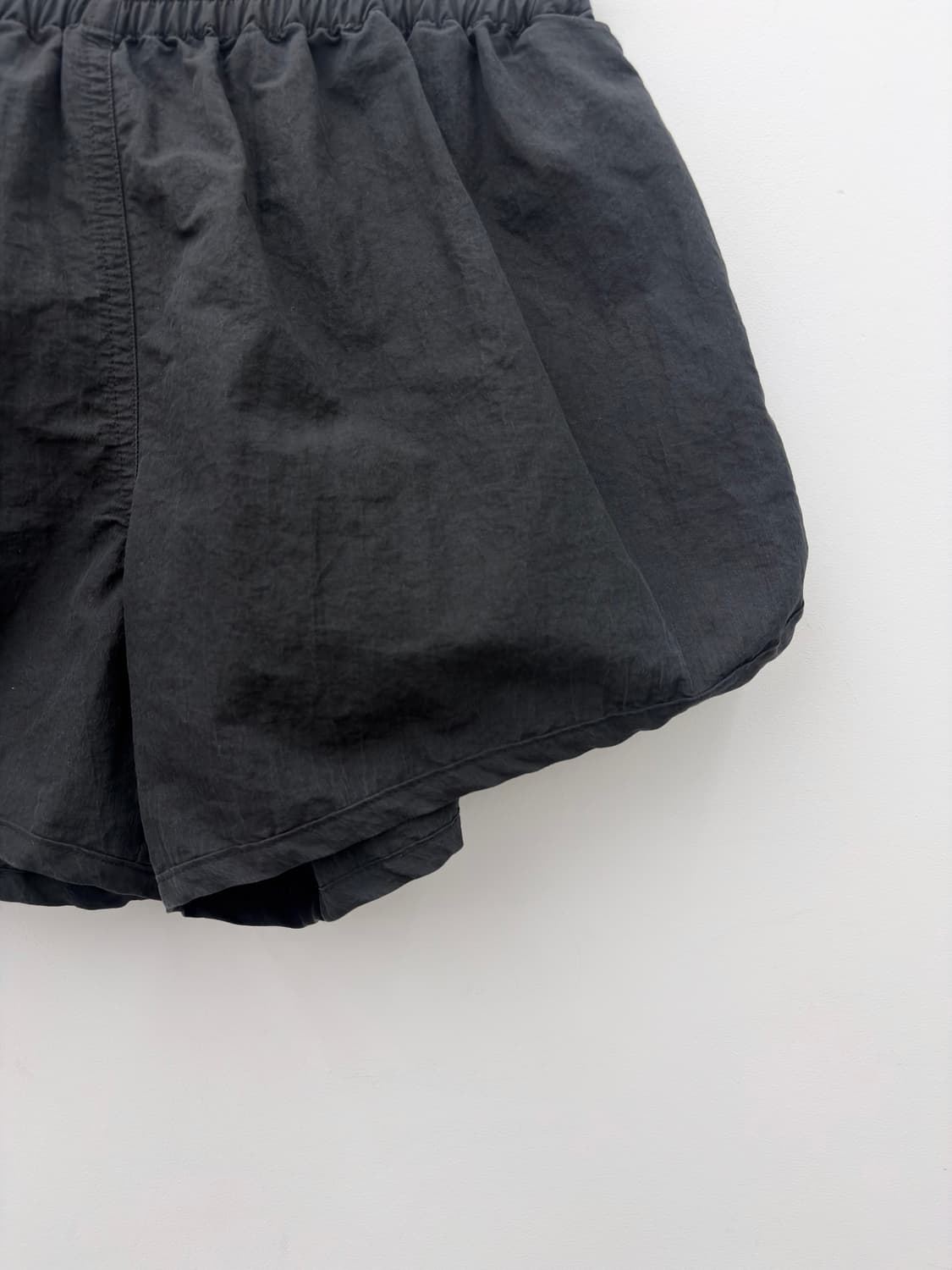 BLACK LOGO SHORTS 상품이미지3