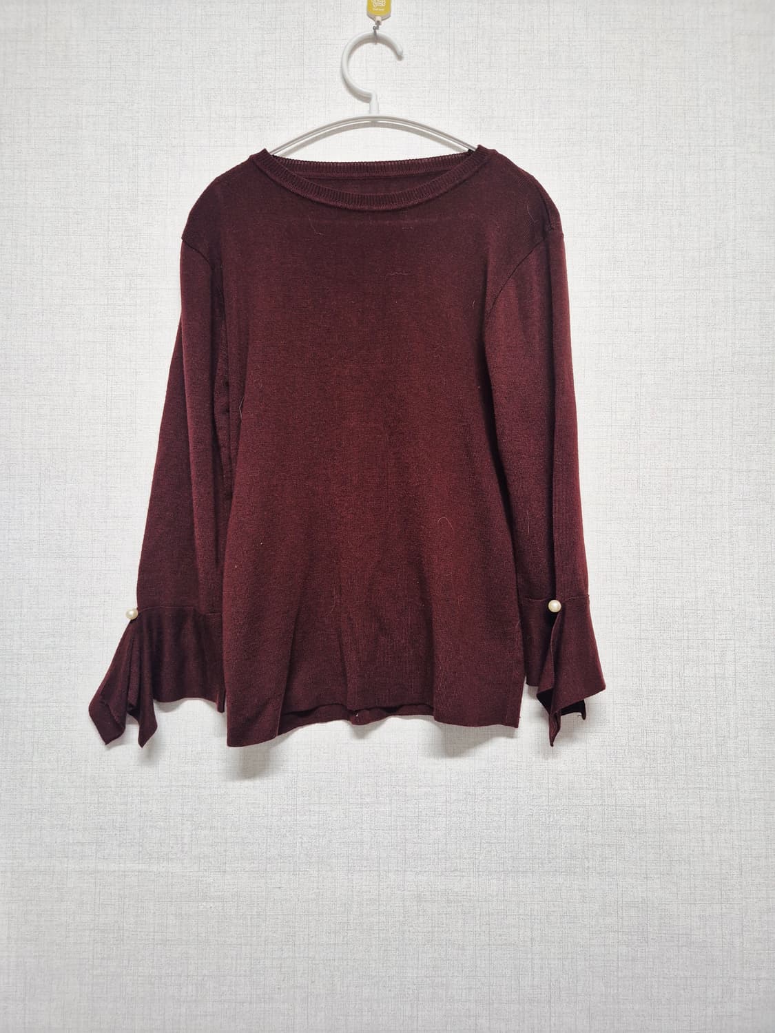 와인색 진주 포인트 니트 상품이미지1