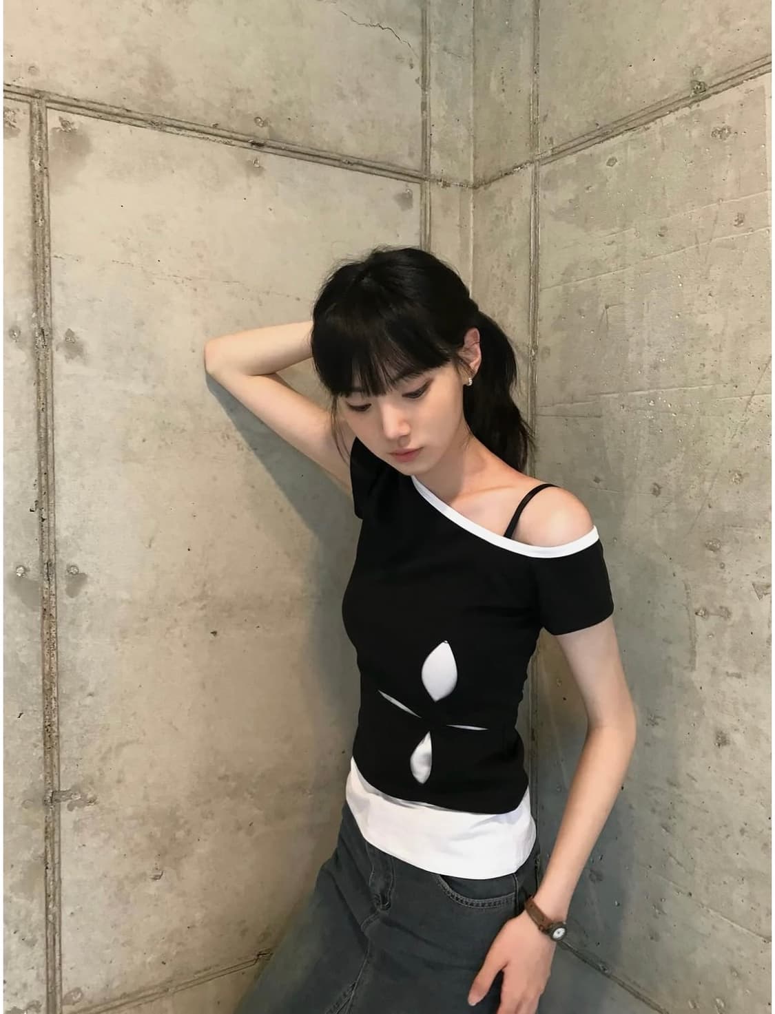 러브이즈트루 SM INCISION 원숄더 (BLACK) 상품이미지2