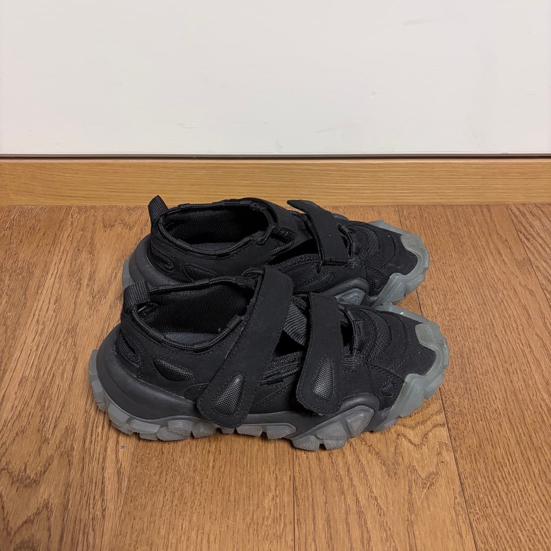 아크네 스튜디오 Bolzter Bryz Crystal 상품이미지3