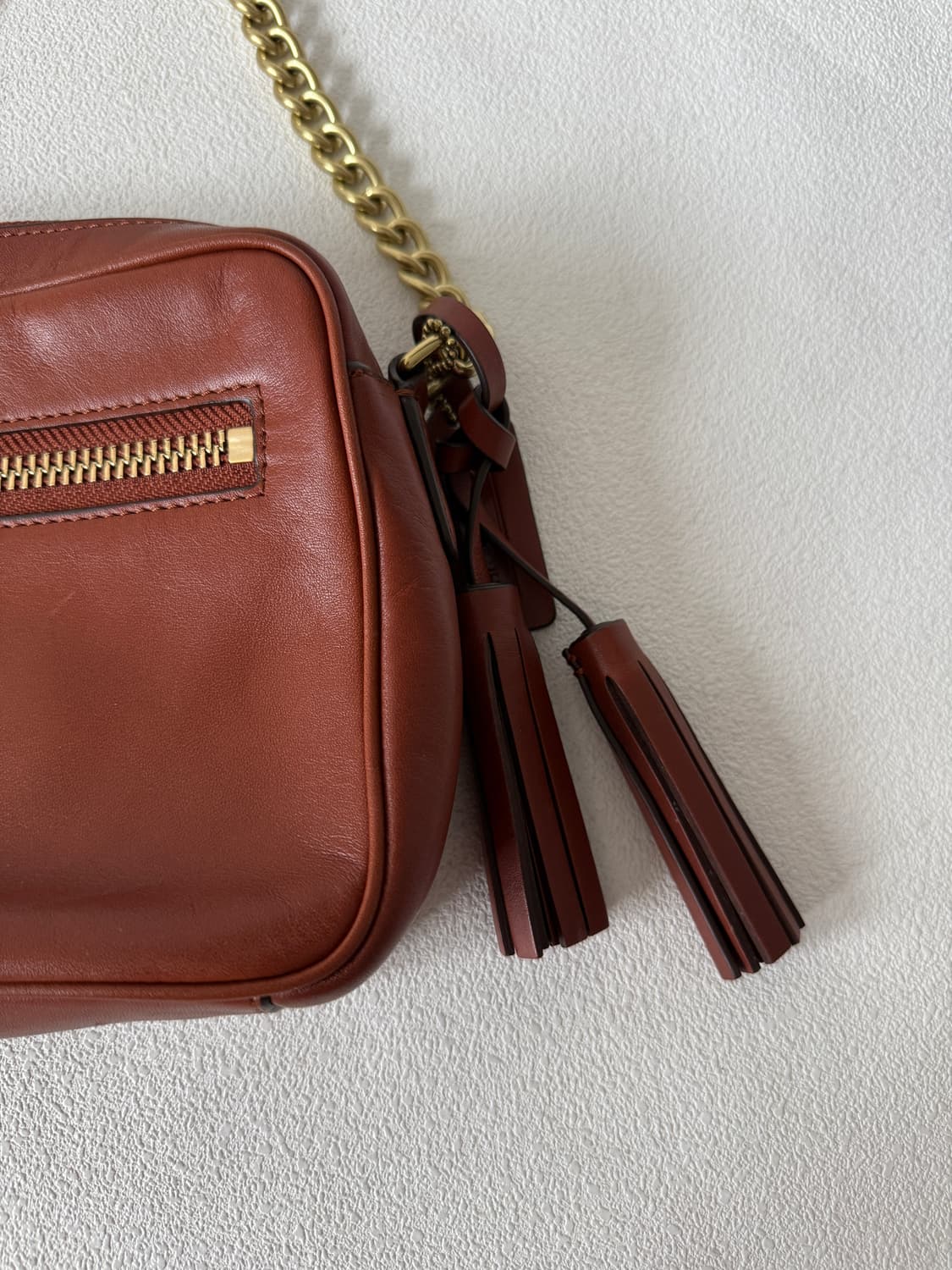 코치(COACH) 레더 체인 크로스백 상품이미지3