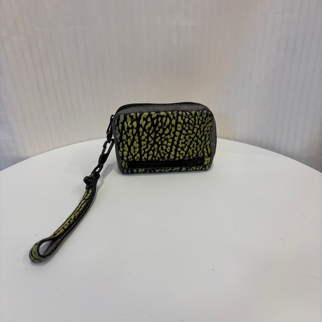 정품 알렉산더왕 스트랩 지갑    상품이미지1