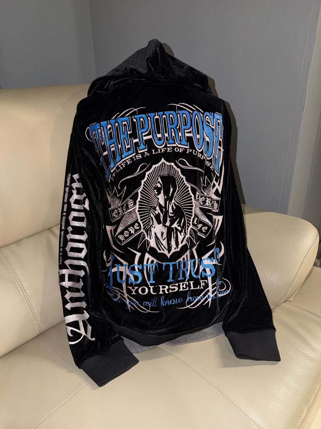 legend back printing velvet hood zip-up 상품이미지1