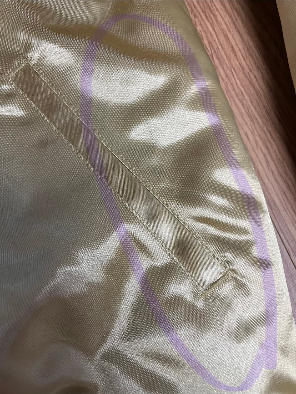 미첼앤네스 NBA LA 레이커스 2000 챔피언쉽 골드 새틴 자켓 M 상품이미지6