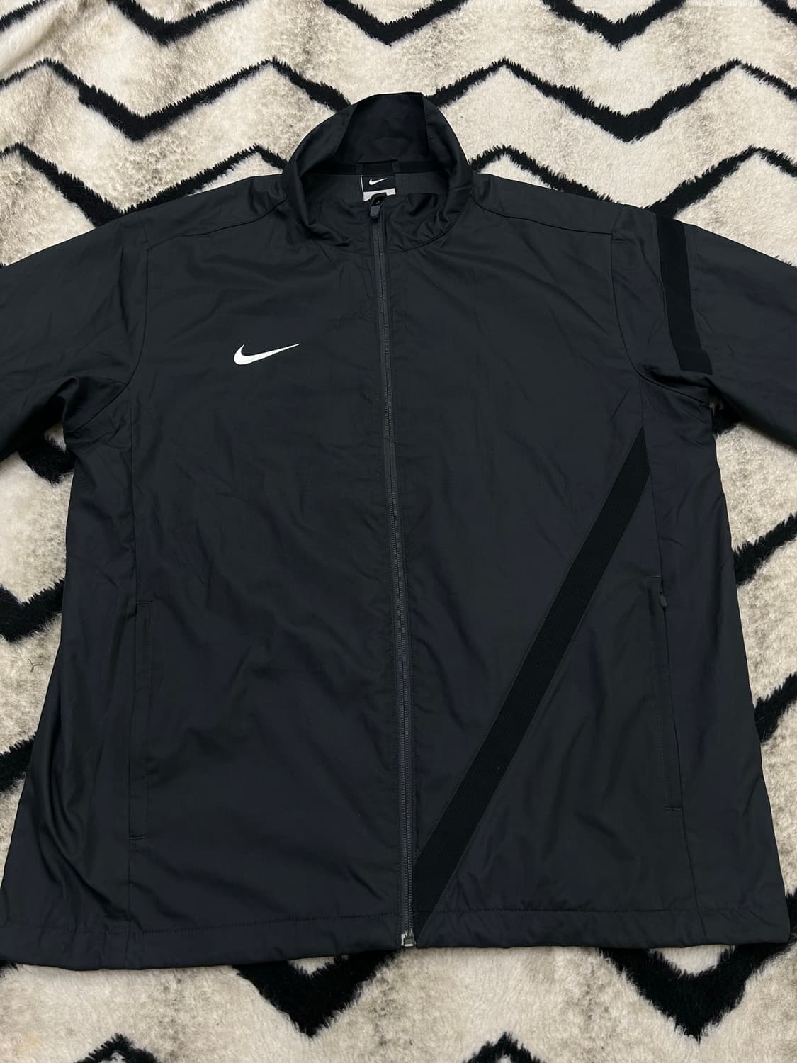 [XL]나이키 스우시 사이드라인 우븐 바람막이/블랙 상품이미지3