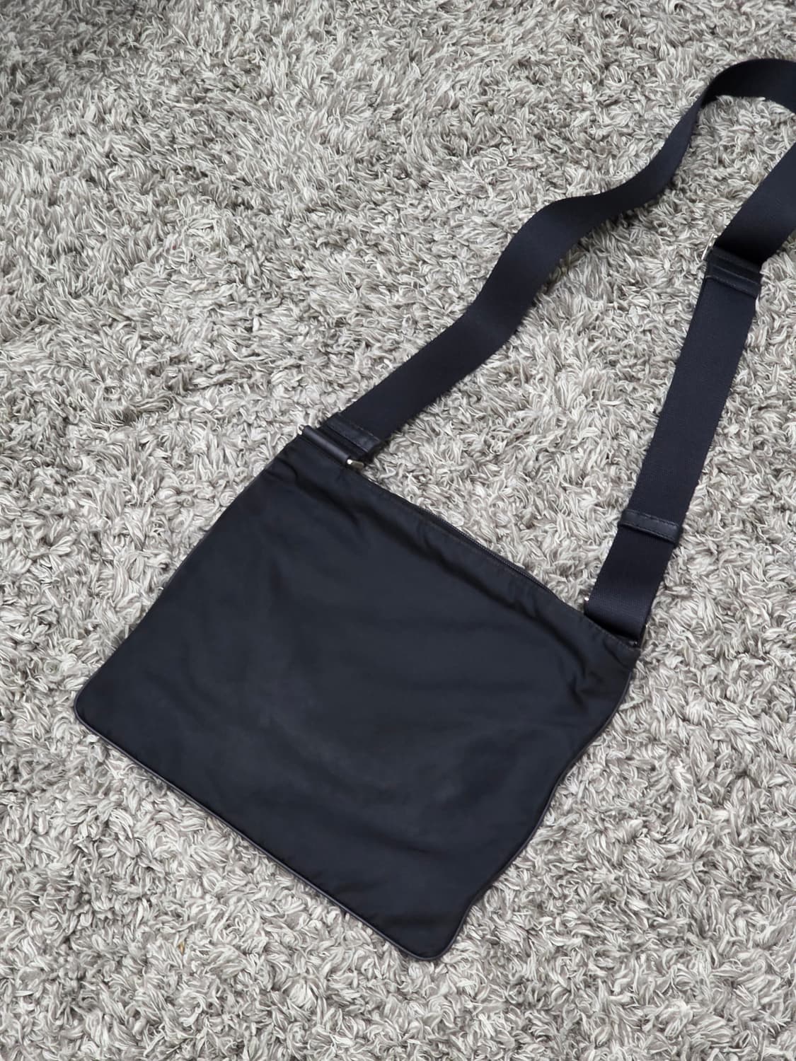 프라다 포코노 나일론 크로스백 메신저백(남녀공용 상태최상) 상품이미지7