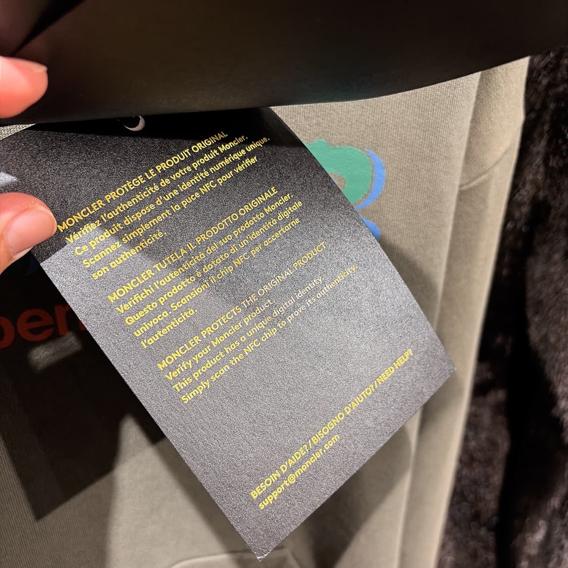 (정품/새상품) 몽클레어 X 살레헤 벰버리 남녀공용 카키 로고 후드 상품이미지6