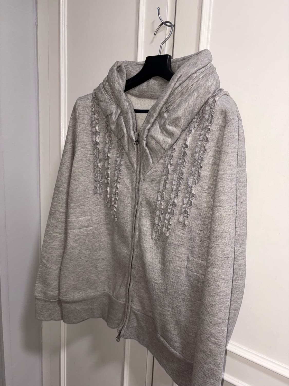 Ruffle grey hood zipup 상품이미지3