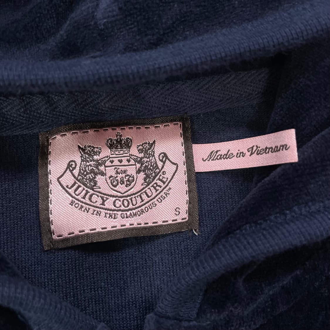 쥬시꾸뛰르 크라운 벨벳 후드집업 네이비 상품이미지4