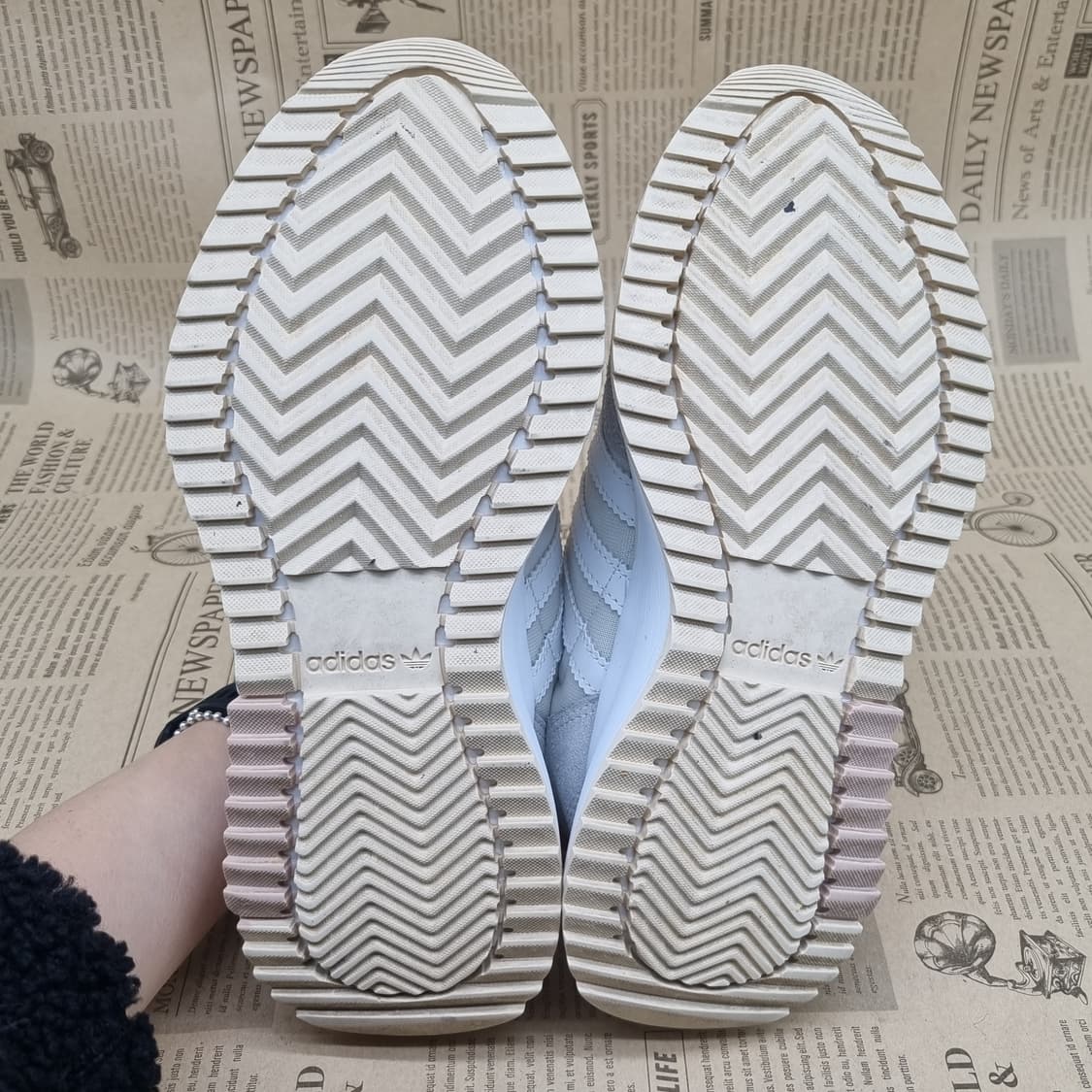 아디다스 레트로피f2 여성운동화240  상품이미지3