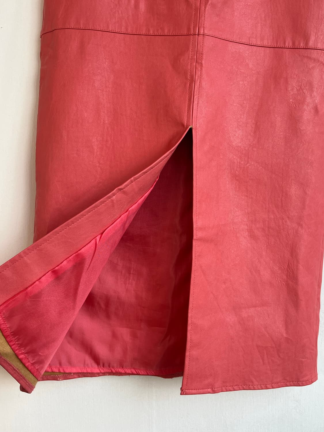 다홍핑크 가죽 미디 스커트 상품이미지6