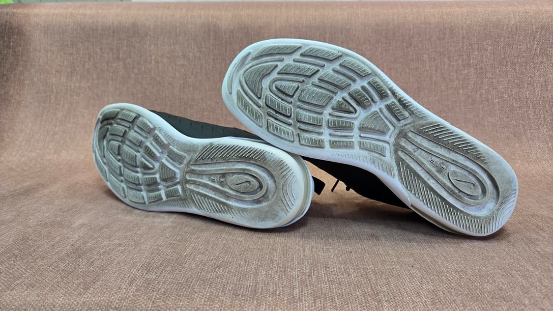 나이키 270mm- 에어맥스 엑시스 검흰 운동화 스니커즈 상품이미지6