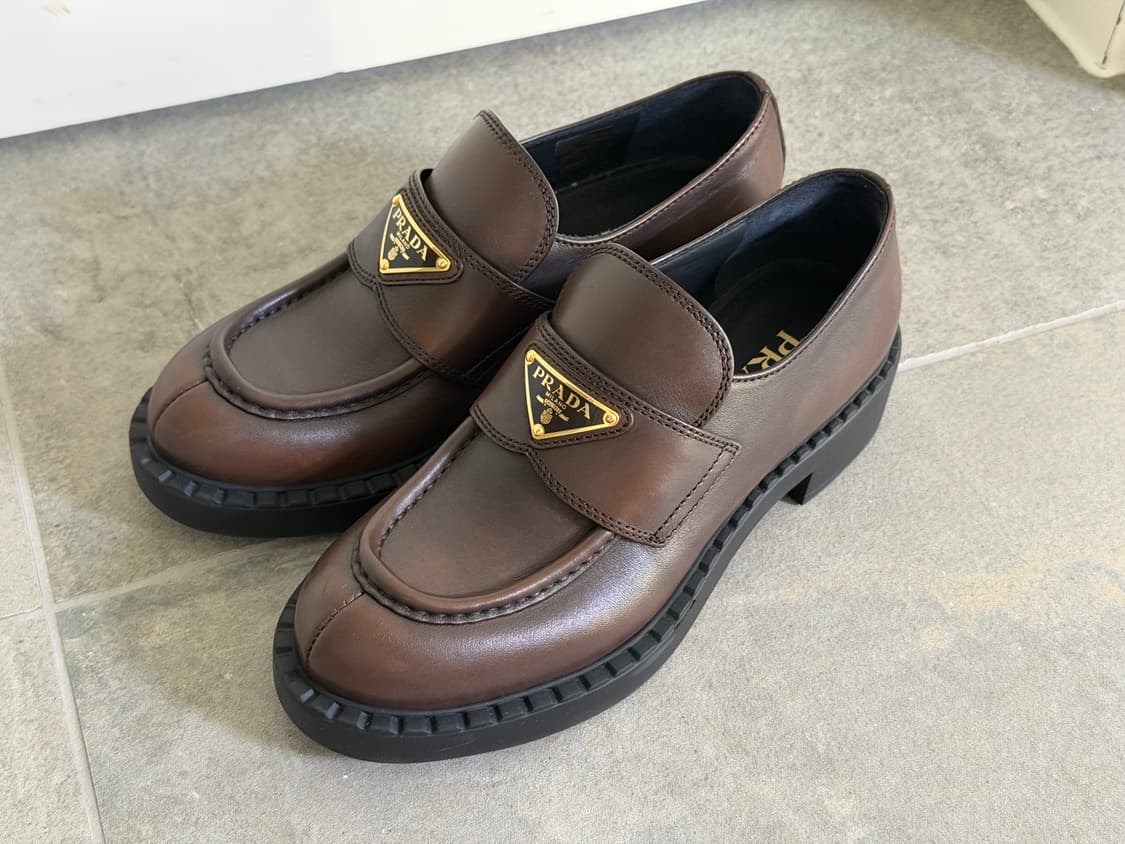 프라다 초콜릿 레더 로퍼 상품이미지3