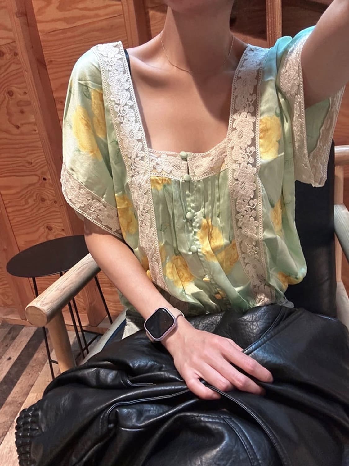 김치블루 레이스 플라워 블라우스 프리피플 오픈와이와이 어반아웃피터스 상품이미지2