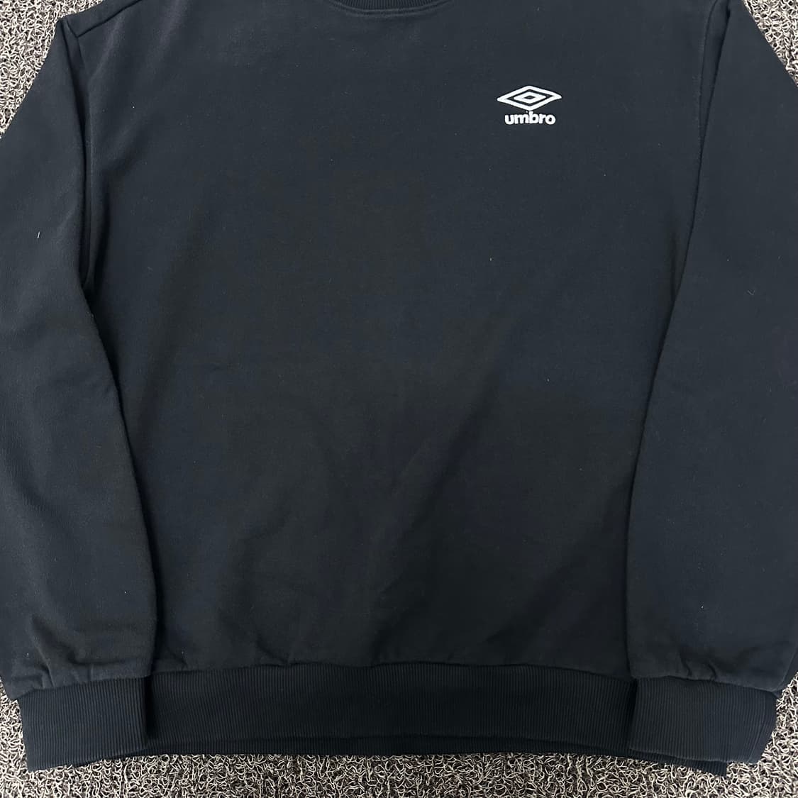 엄브로 맨투맨 블랙 95(M) 상품이미지3