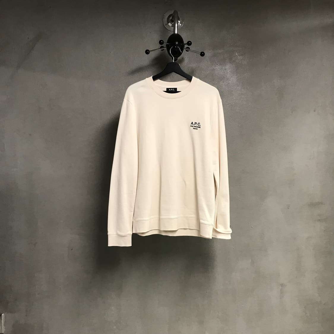 APC 아페쎄 맨투맨 아이보리 XL 상품이미지1