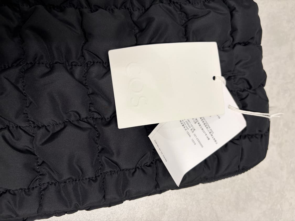 새상품) 코스 퀼팅 노트북 케이스 블랙 컬러 상품이미지3