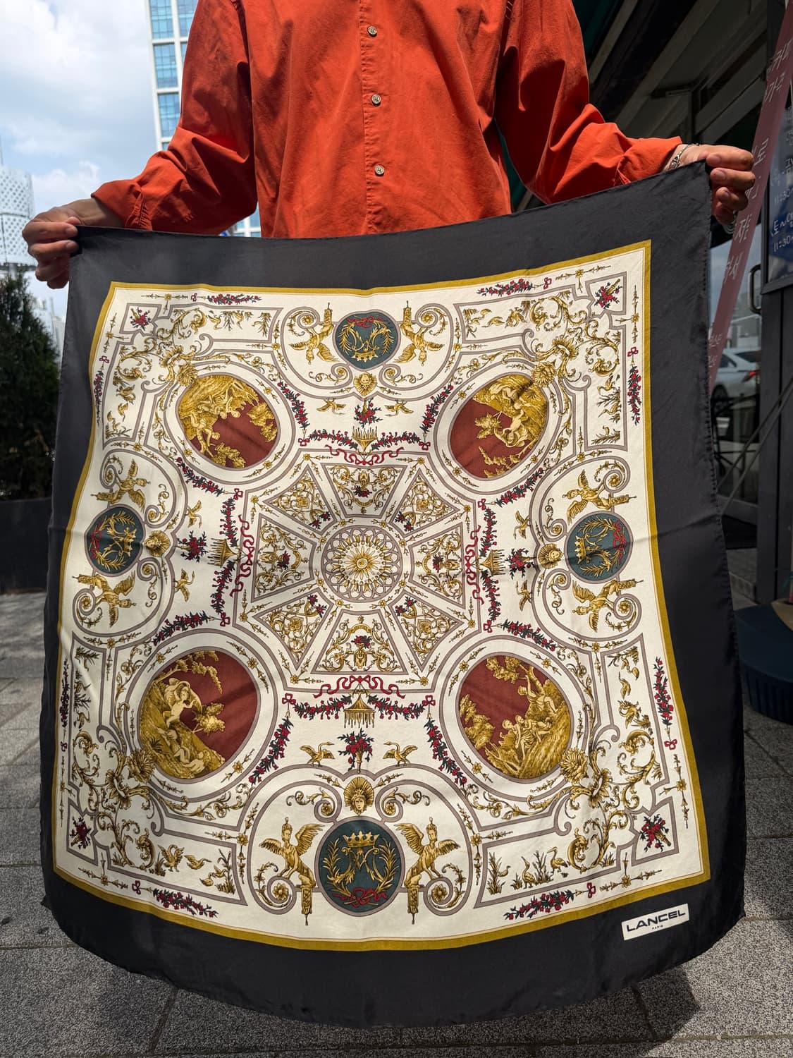 LANCEL Paris 100% Silk Scarf 상품이미지4