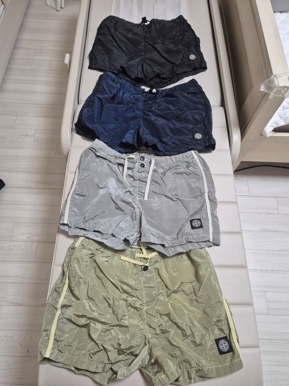 스톤아일랜드 나일론 팬츠 판매 L 상품이미지1