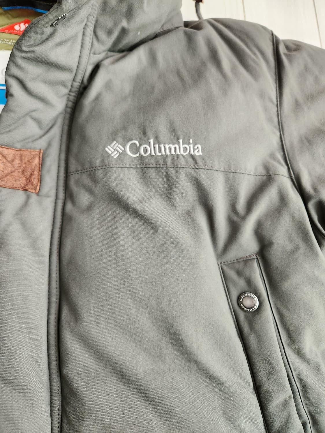 컬럼비아 엣 더 코티지 옴니히트 구스다운 패딩점퍼 사이즈M(마른L까지)
 상품이미지2