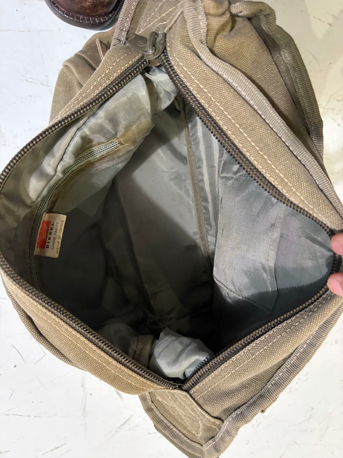 00s Diesel 워싱 브로운 크로스백  상품이미지6