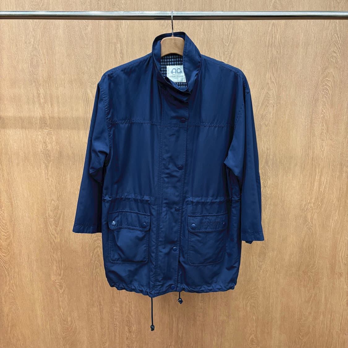 꾸레쥬 하이넥 미니멀 나일론 필드 자켓 허리 밑단 스트링 디테일 네이비 상품이미지2