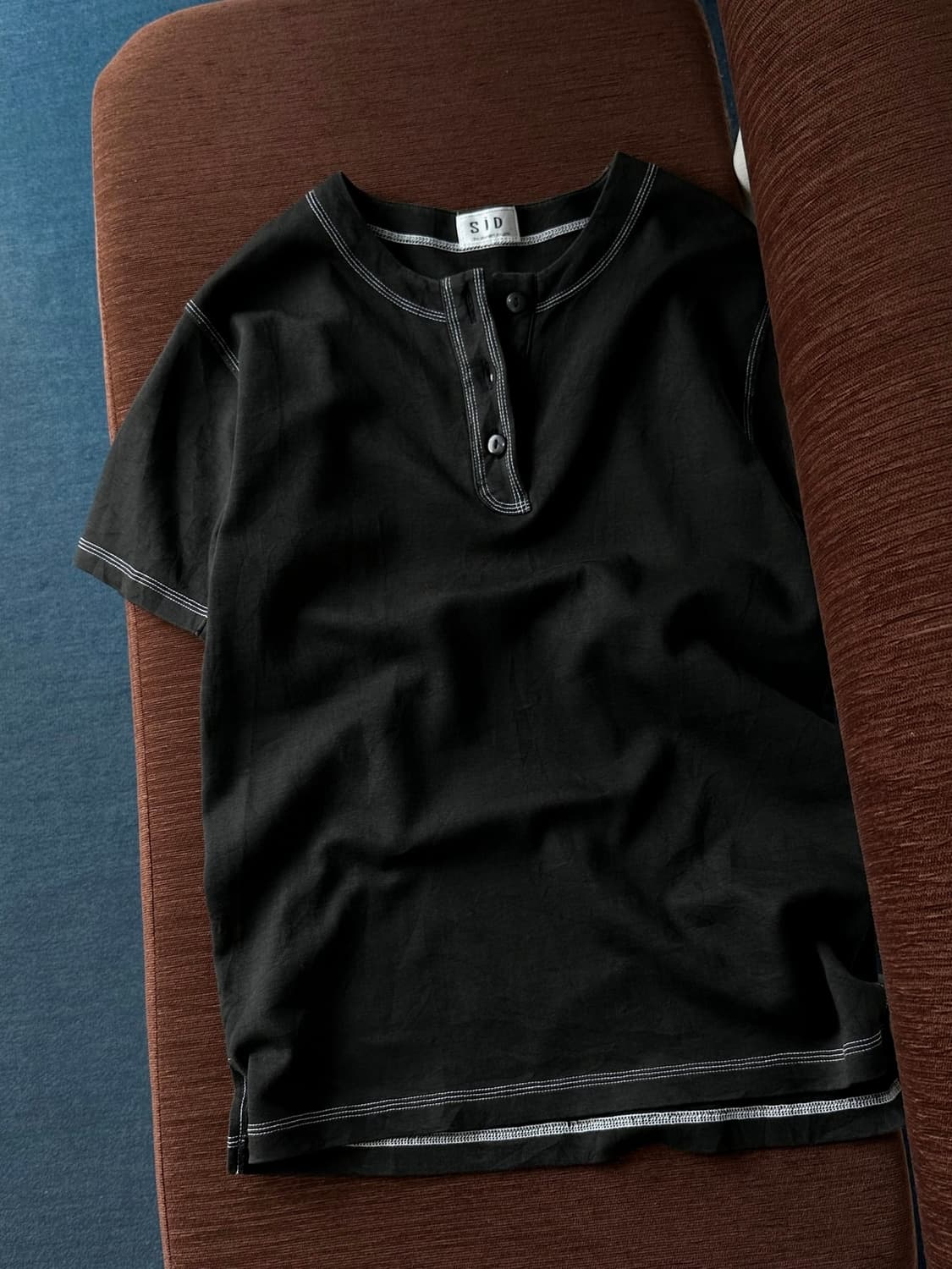 Design stitch button neck t-shirt 상품이미지4