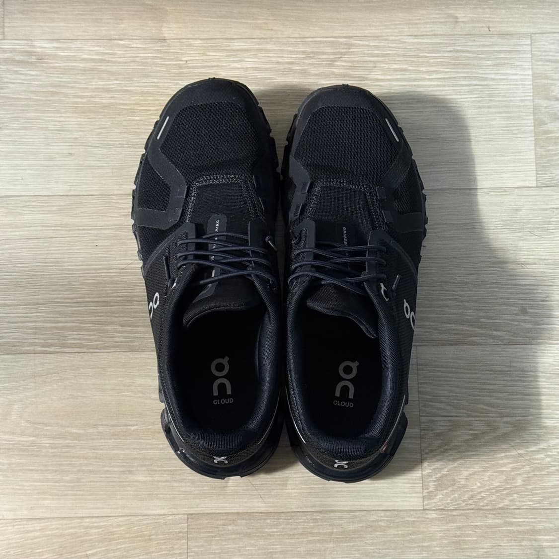 온러닝 클라우드6 블랙 250사이즈 상품이미지4