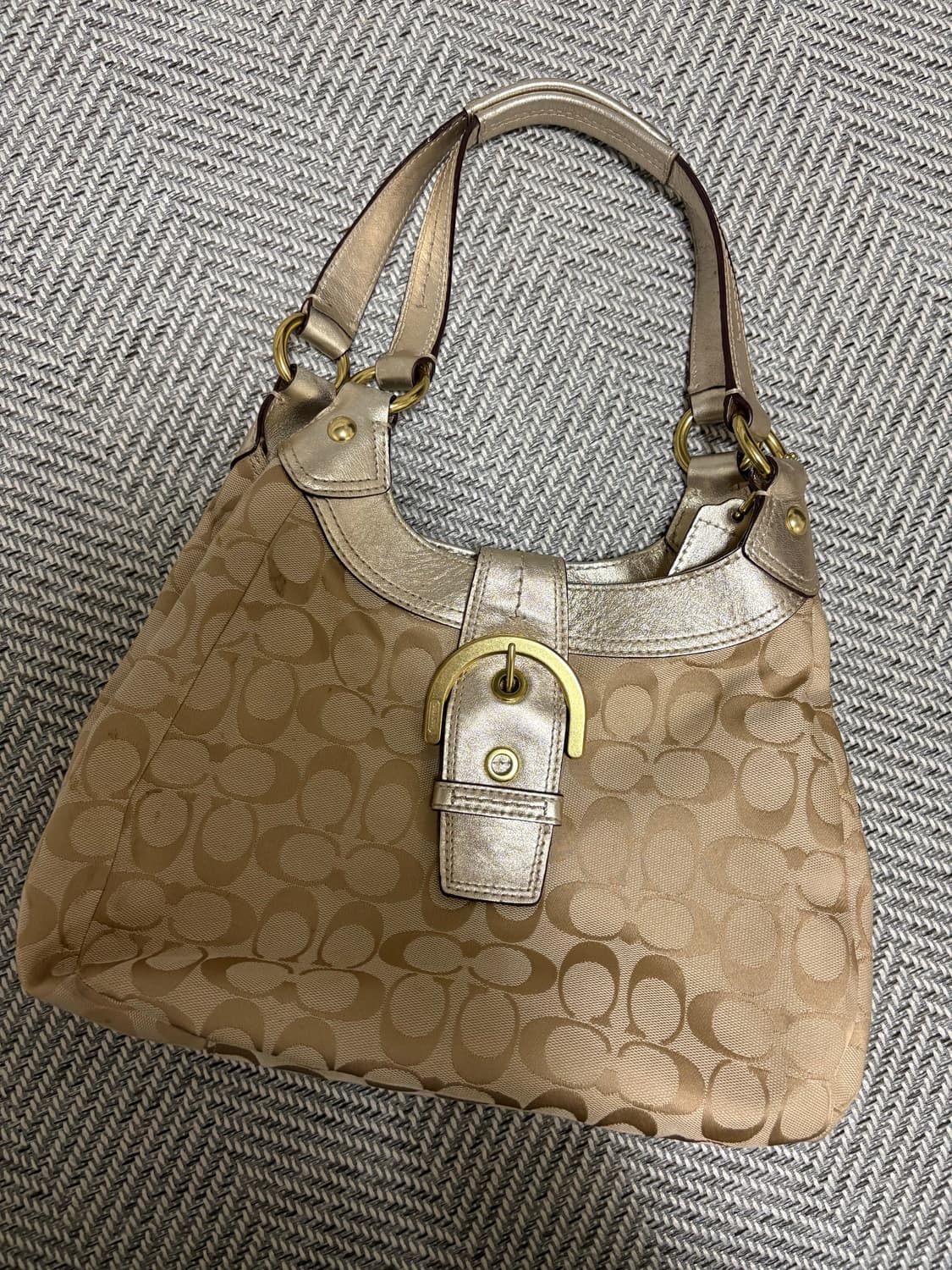 코치 시그니처 빈티지 갸루 숄더백 상품이미지1