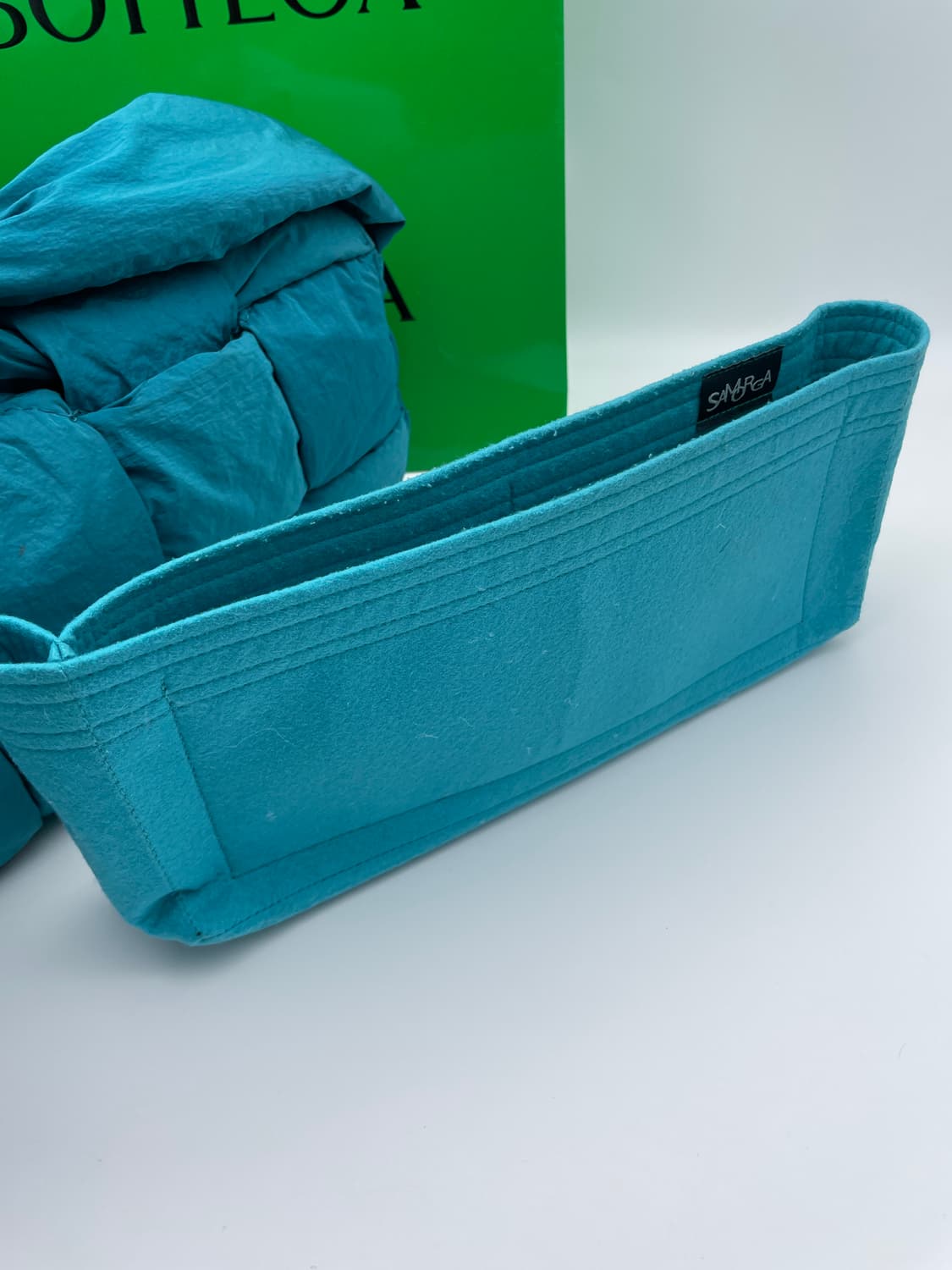 [ 정품 ] 보테가베네타 패딩 카세트백 블루그린, 최저가 상품이미지8