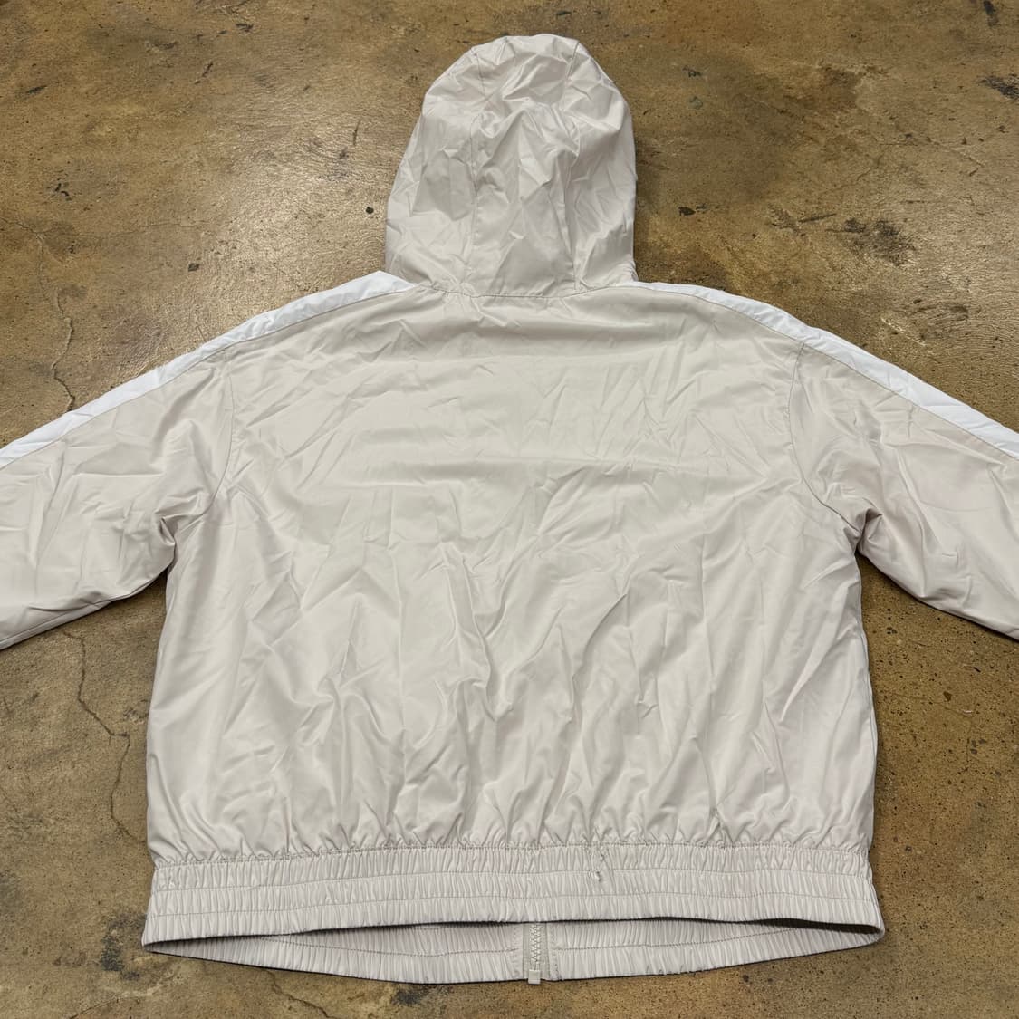 나이키 아이보리 베이지 바람막이  상품이미지4