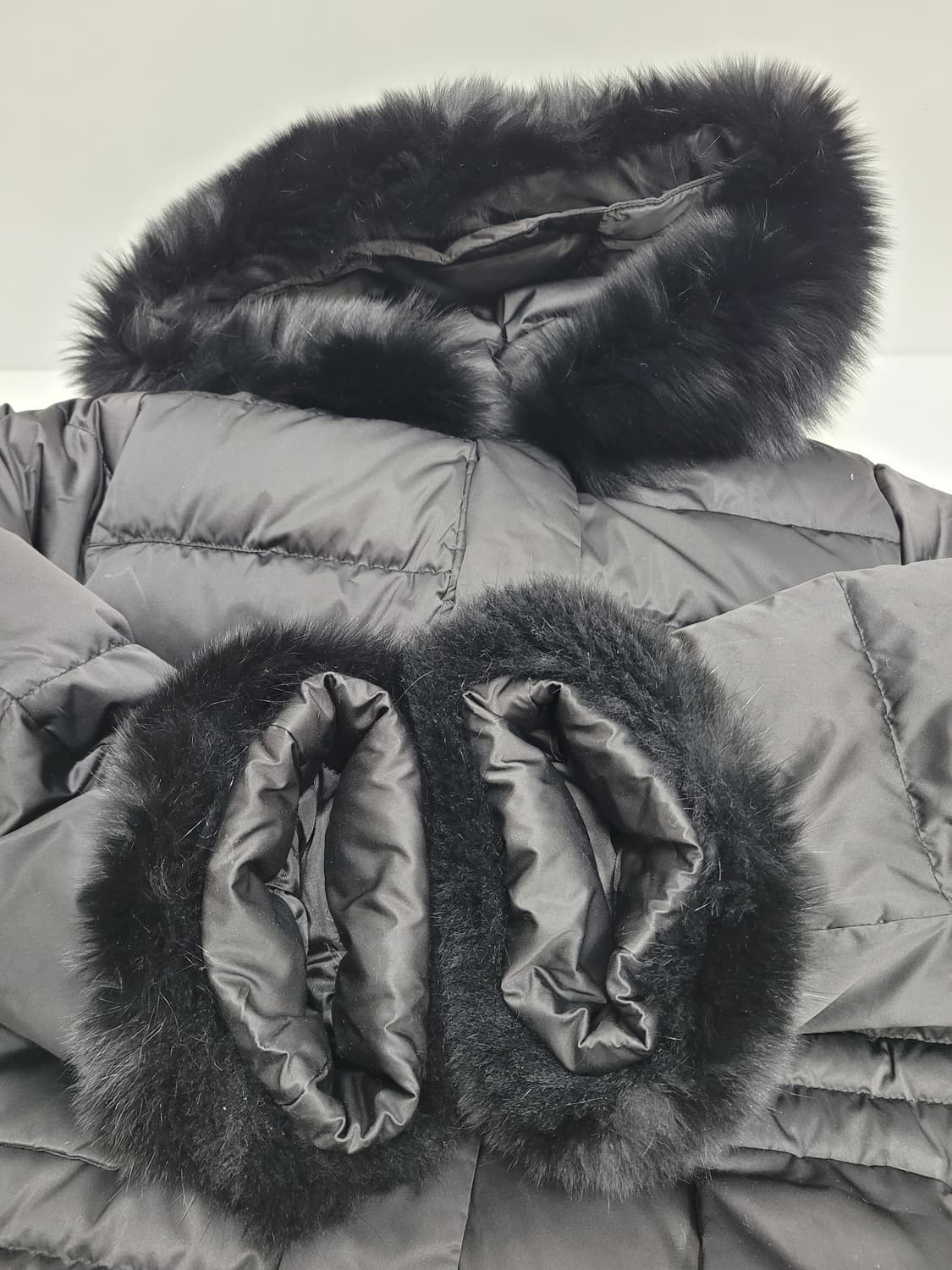 더엣지 폭스퍼 프리미엄 구스 다운 롱 패딩 / 여 77 블랙 
 상품이미지6