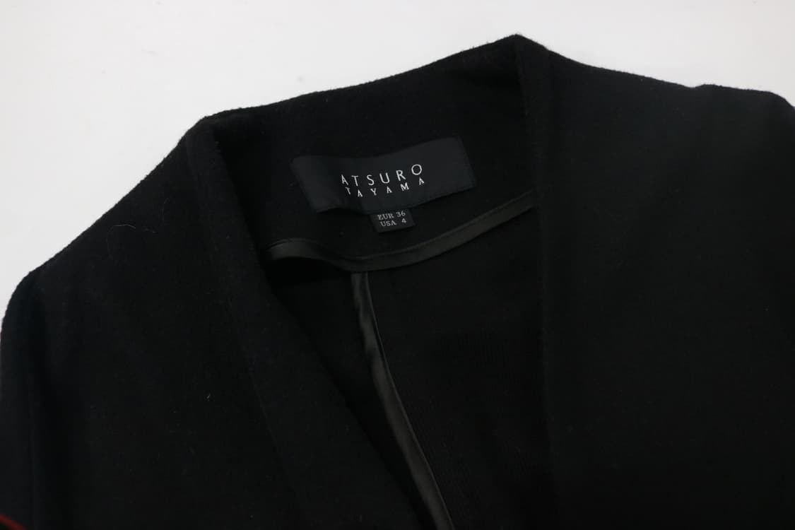 아츠로 타야마 블랙 노카라 오버핏 롱 코트 상품이미지5