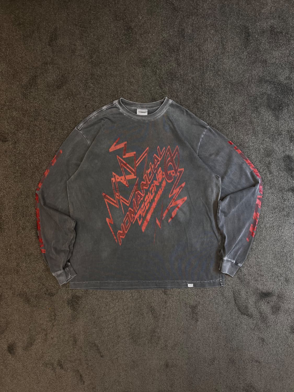 노매뉴얼 그래픽 롱슬리브 상품이미지1