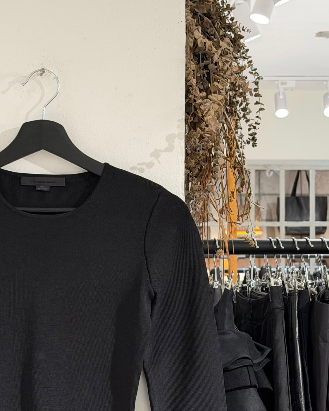 알렉산더 왕 블랙 비스코스 쉬어 벨 롱 슬리브 상품이미지3