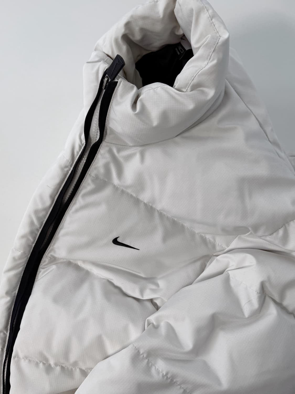 나이키 00‘s 루즈핏 화이트 덕다운 푸퍼 패딩  뉴챔프 상품이미지7