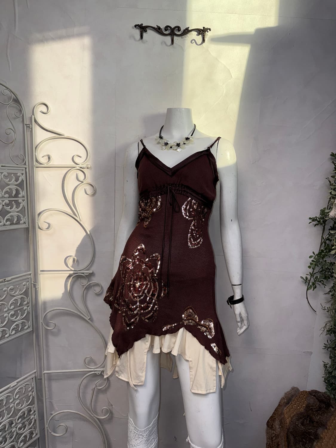 Dark brown oriental spangled flower ops 상품이미지2