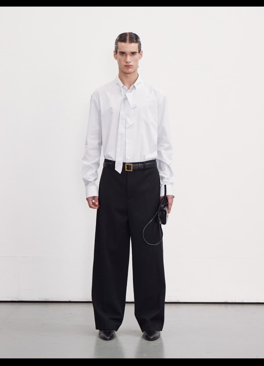 구매> 23fw 렉토 버진 울 팬츠 m 상품이미지1