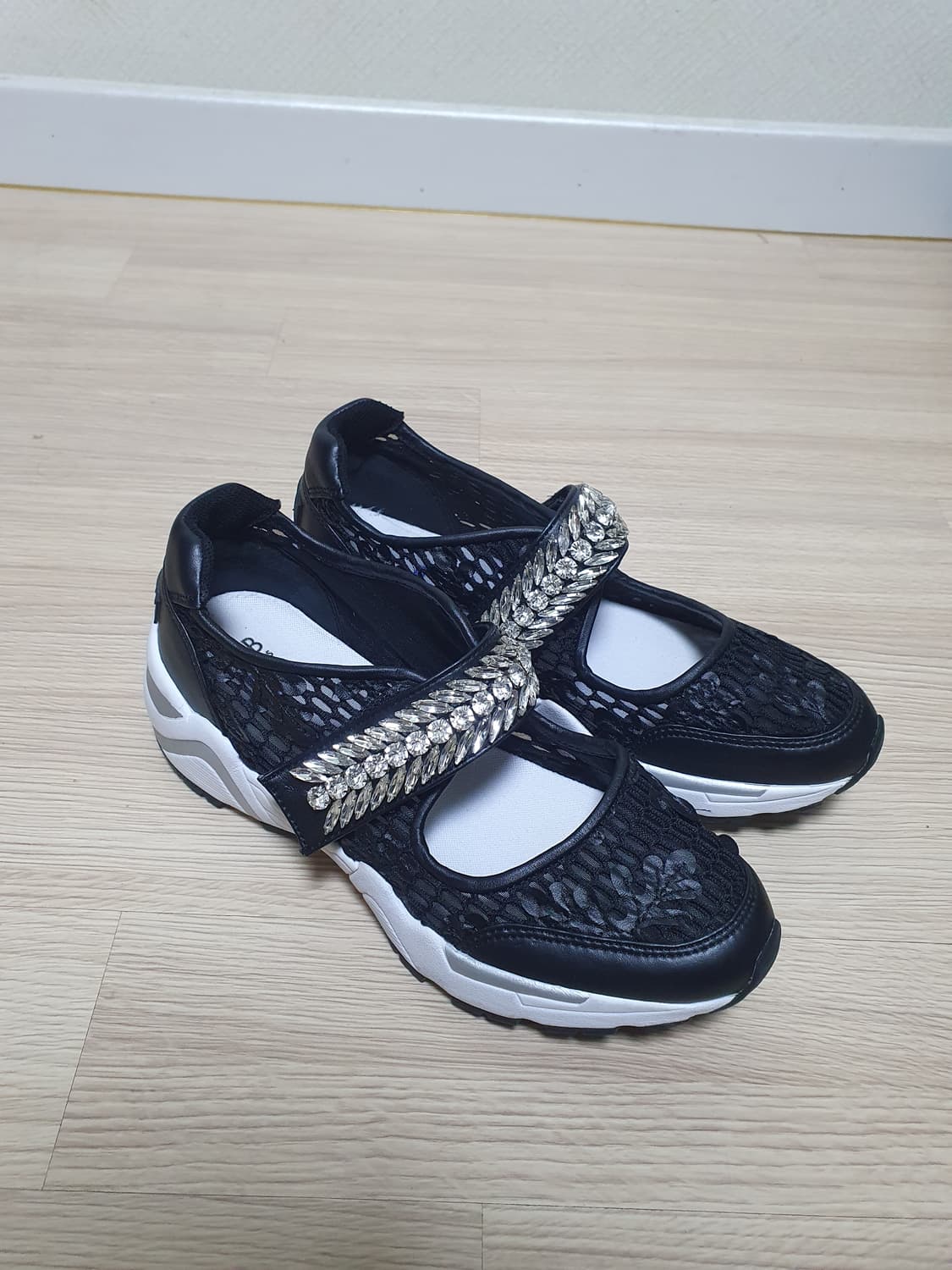 슈콤마보니 메쉬 스니커즈 255 상품이미지2