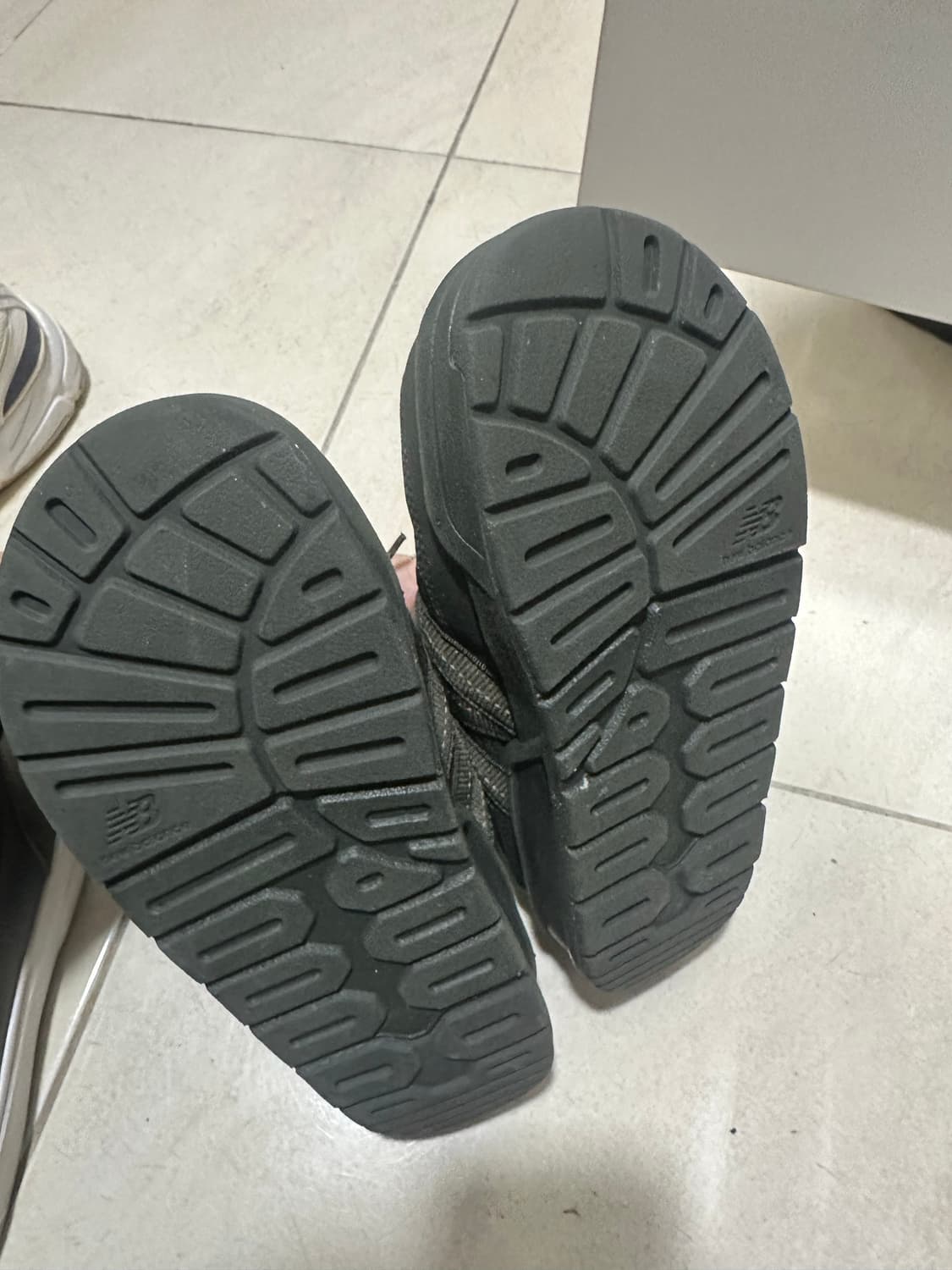 뉴발란스 CRV 뮬 카키 240 상품이미지4