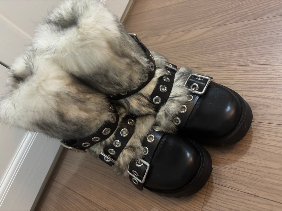 새상품급 마크바이제이콥스 래빗퍼 가죽 시어링 털부츠 36 (230.235 상품이미지1