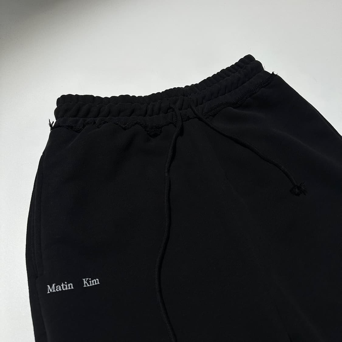 마뗑킴 로고 스웨트 조거팬츠 블랙 상품이미지3
